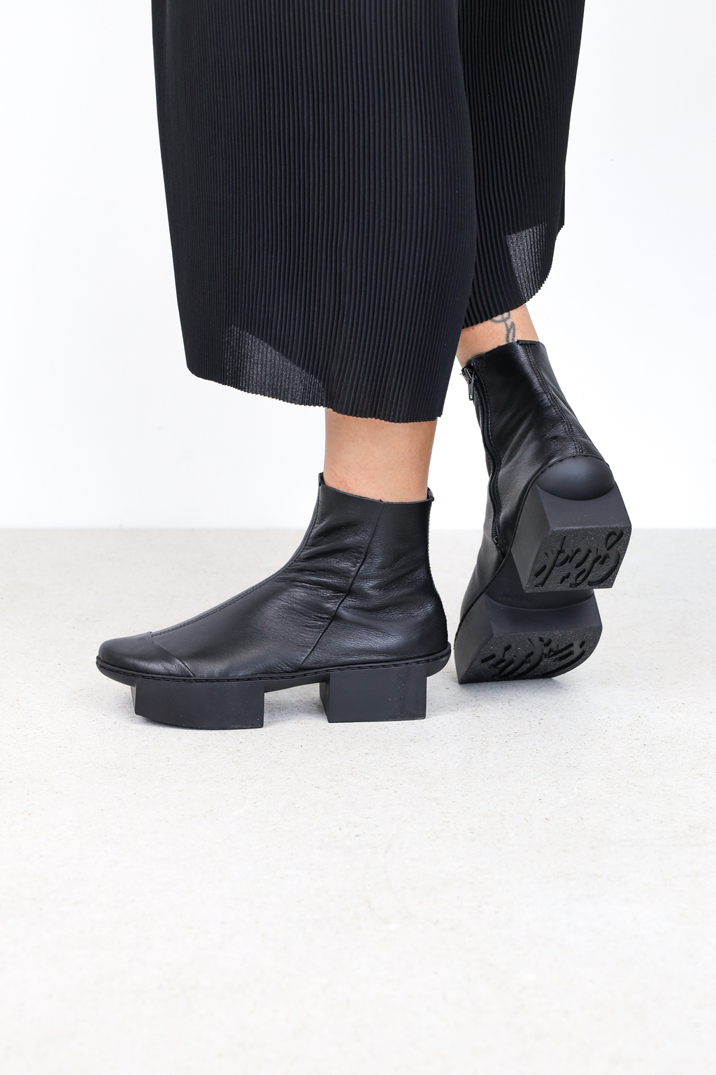 Noon shoes discount