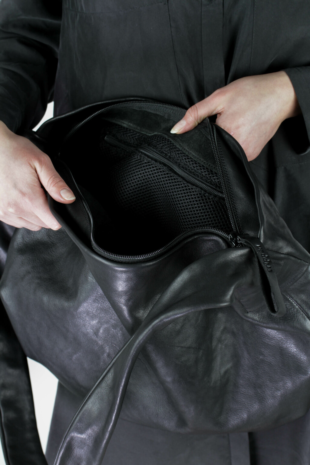 [Korean Style] Minimalistic Medium Size Liege Leather Box Bag Brown / 20X7X15 cm